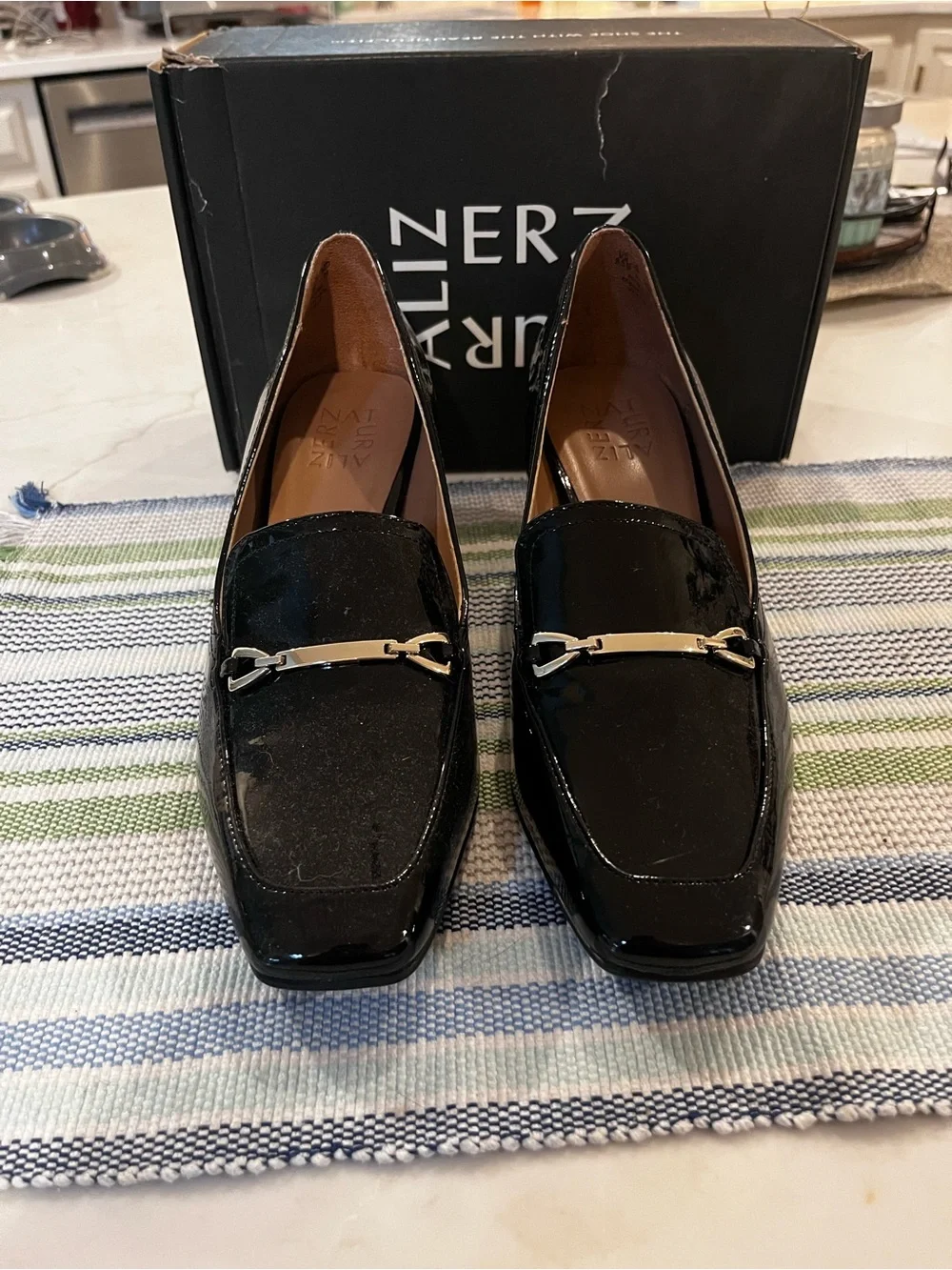 Naturalizer shiny black